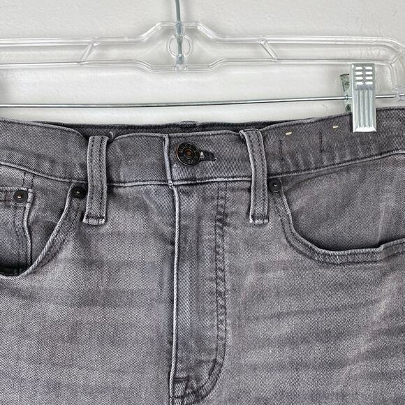 Madewell High Rise Denim Shorts Stretch Fitted Through Hips & Thigh Raw Hem 26 - Picture 3 of 10